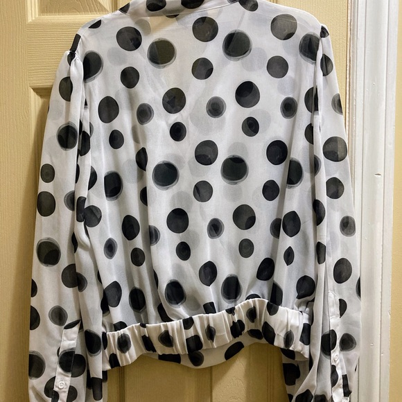 Cute blouse - Picture 3 of 3